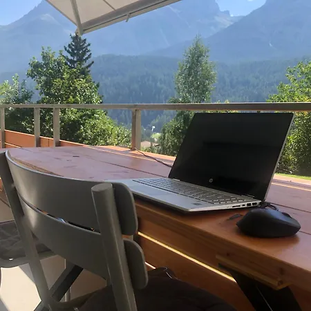 Aaa Allegra Rojo With Mountain View *