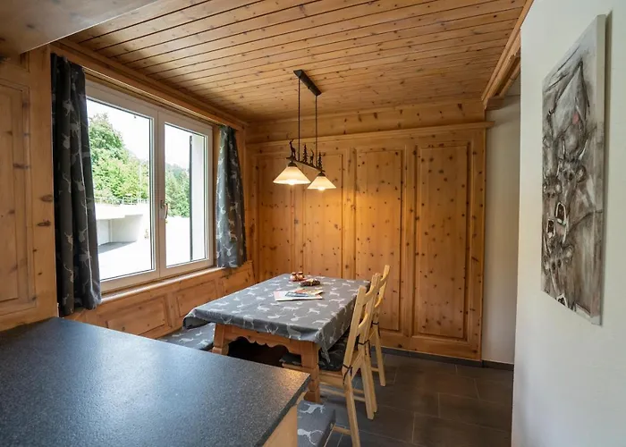 Aaa Allegra Rojo With Mountain View Scuol