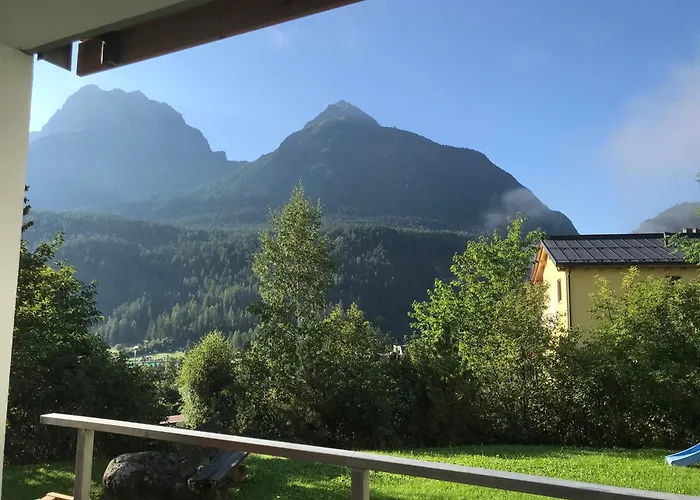 Aaa Allegra Rojo With Mountain View *